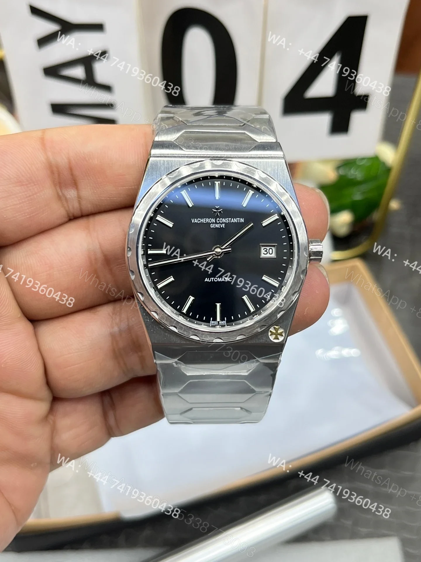 Super Clone Vacheron Constantin Historiques 222 4200H/222G-B956 – 37mm Black Dial Steel Watch — view 1