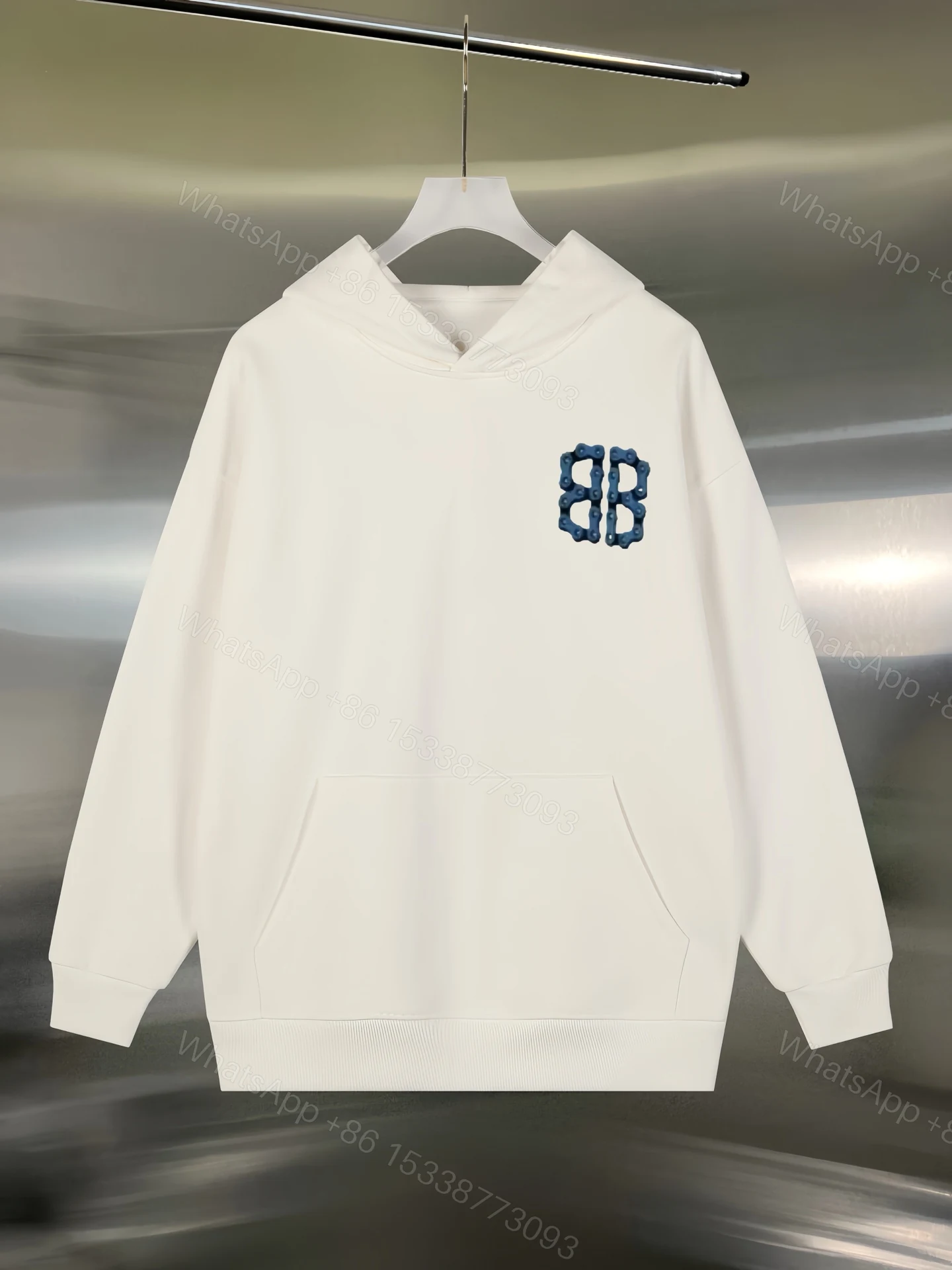 Balenciaga A貨白色帽T 左胸BB鍊條浮雕立體Logo 極簡細節感 — view 1