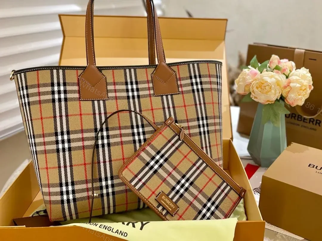 BURBERRY — view 1