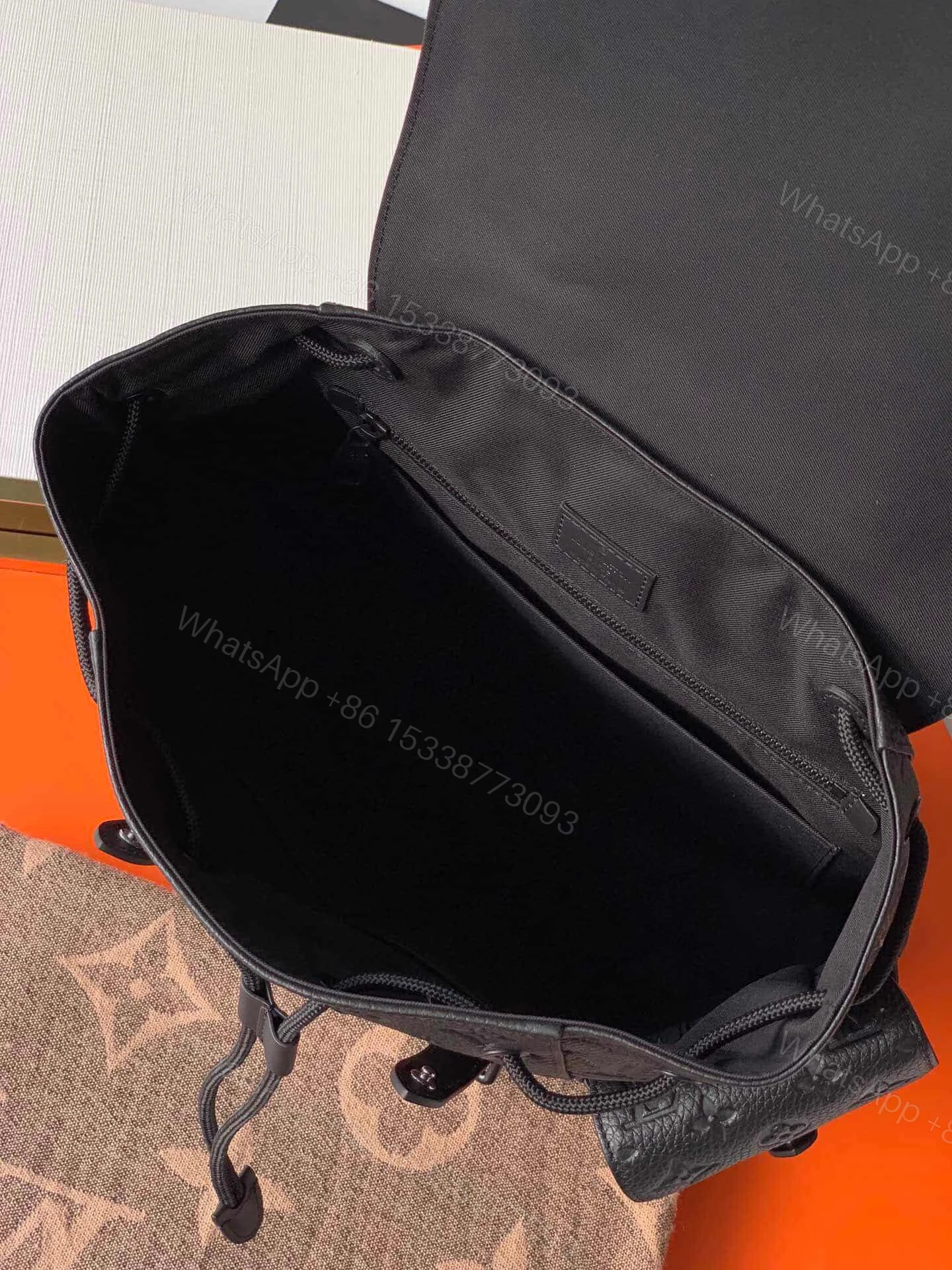View 6 of LOUIS VUITTON CHRISTOPHER MM – LBV373