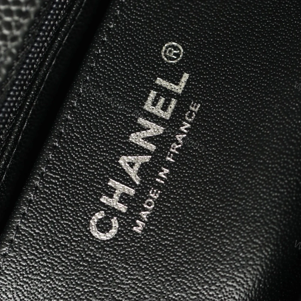 View 9 of 高仿Chanel芯片版CF系列魚子醬口蓋包黑銀免檢版