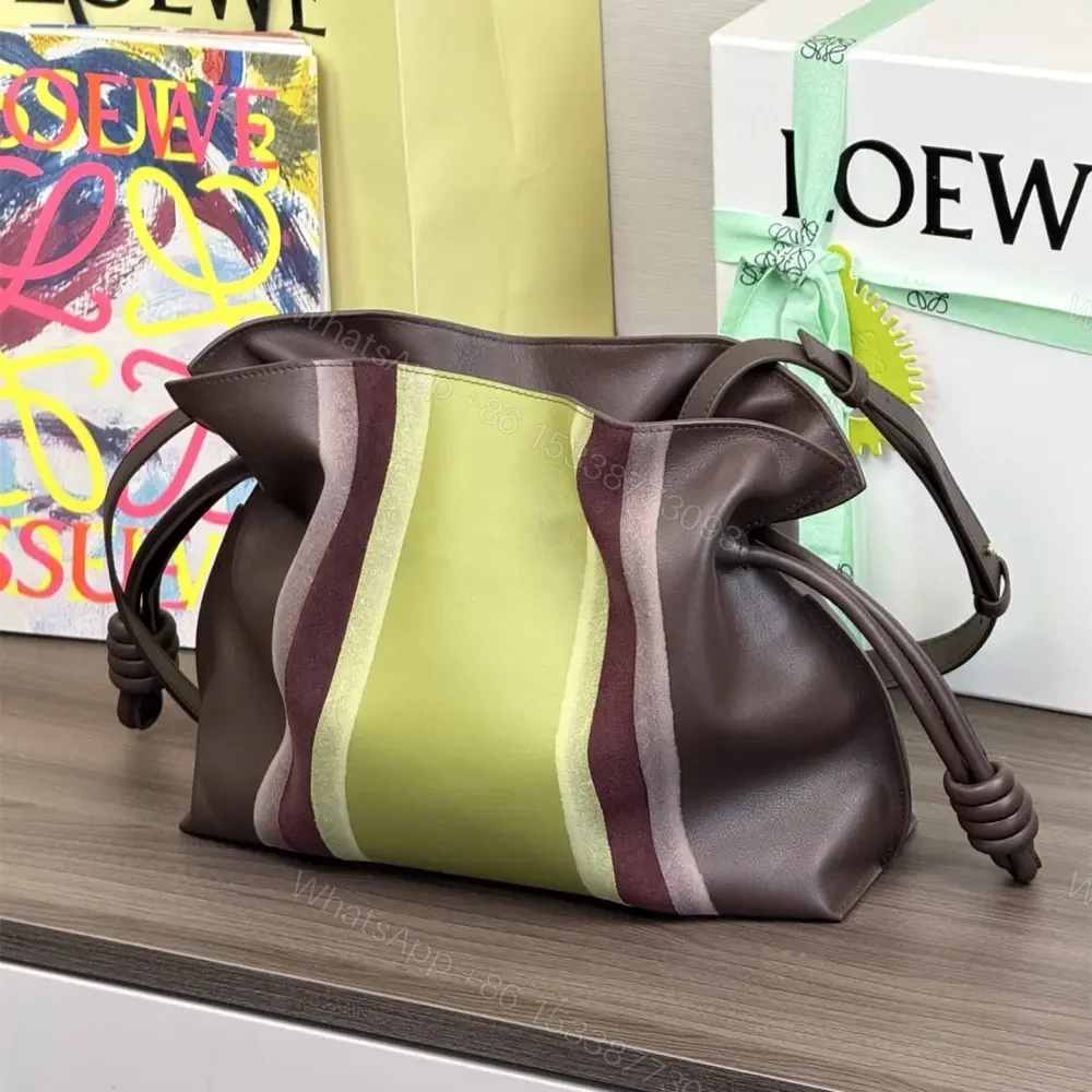 View 2 of 高仿Loewe*Flamenco系列0017拼皮單肩包巧克力中號免檢版