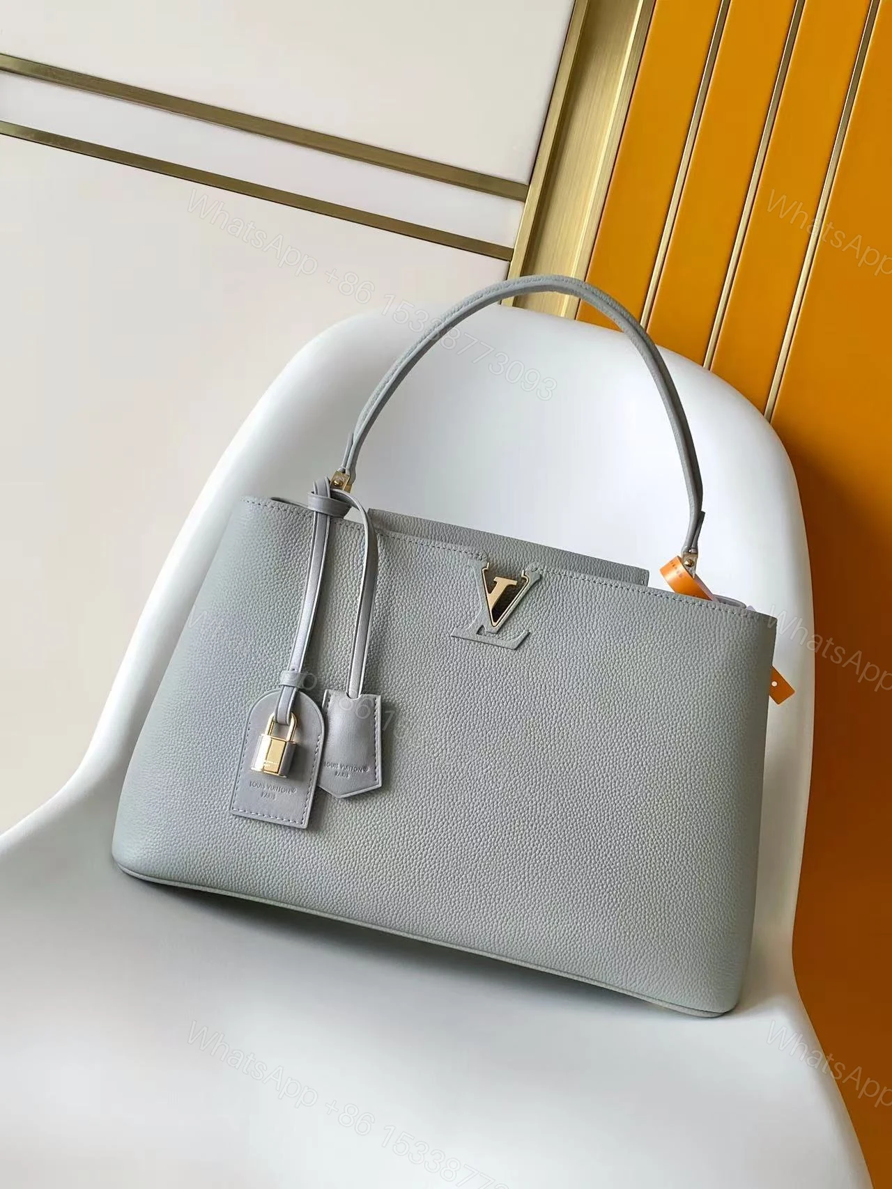 LV 高仿 女款 Capucines 手提肩背包 灰色皮革 氣質簡約款 — view 1