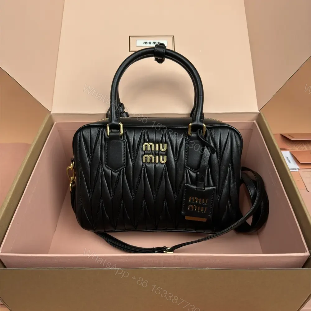 View 9 of 高仿miumiu*Arcadie系列5BB124小羊皮單肩包黑色大號免檢版