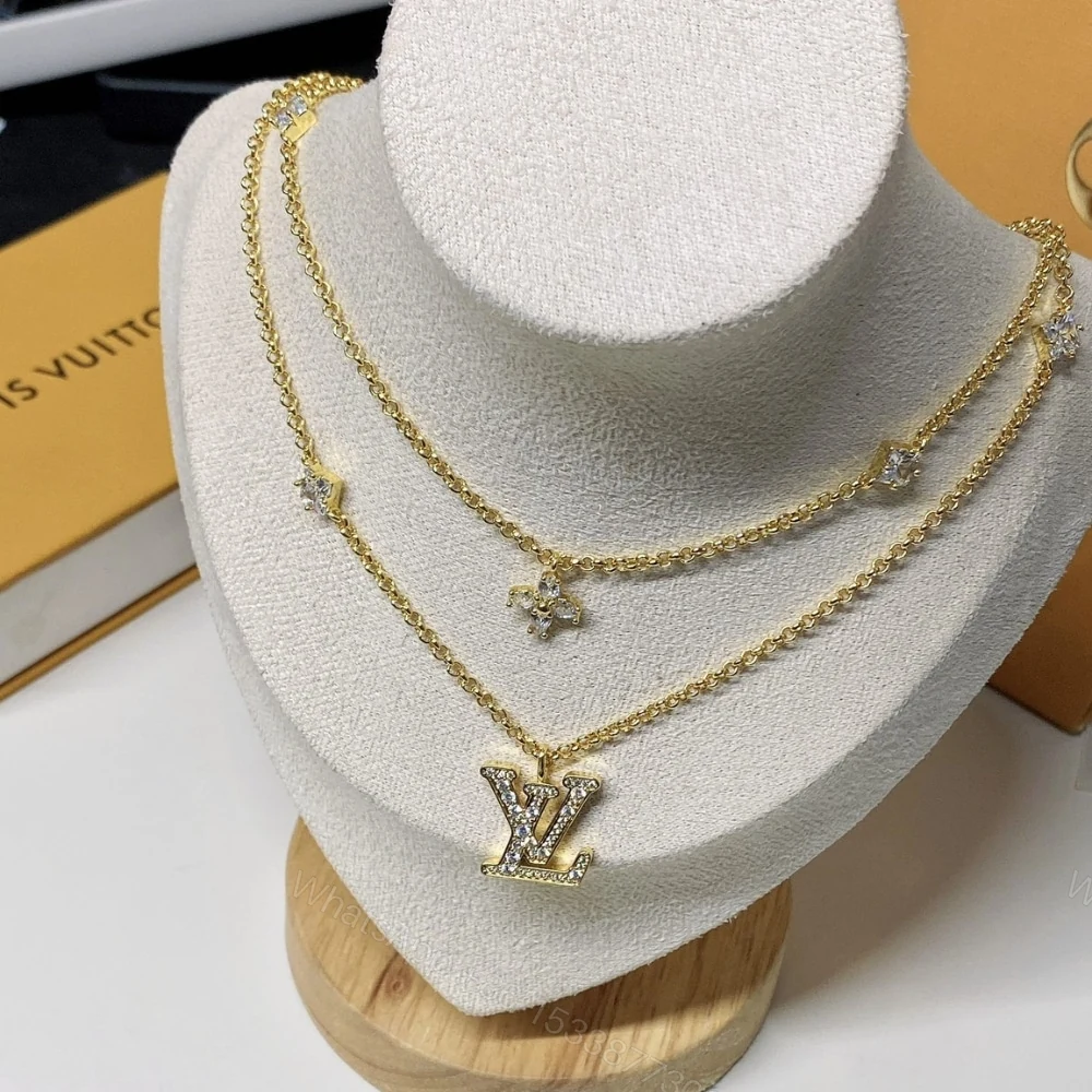 View 3 of LOUIS VUITTON LADY LV NECKLACE GOLD TONE M01845