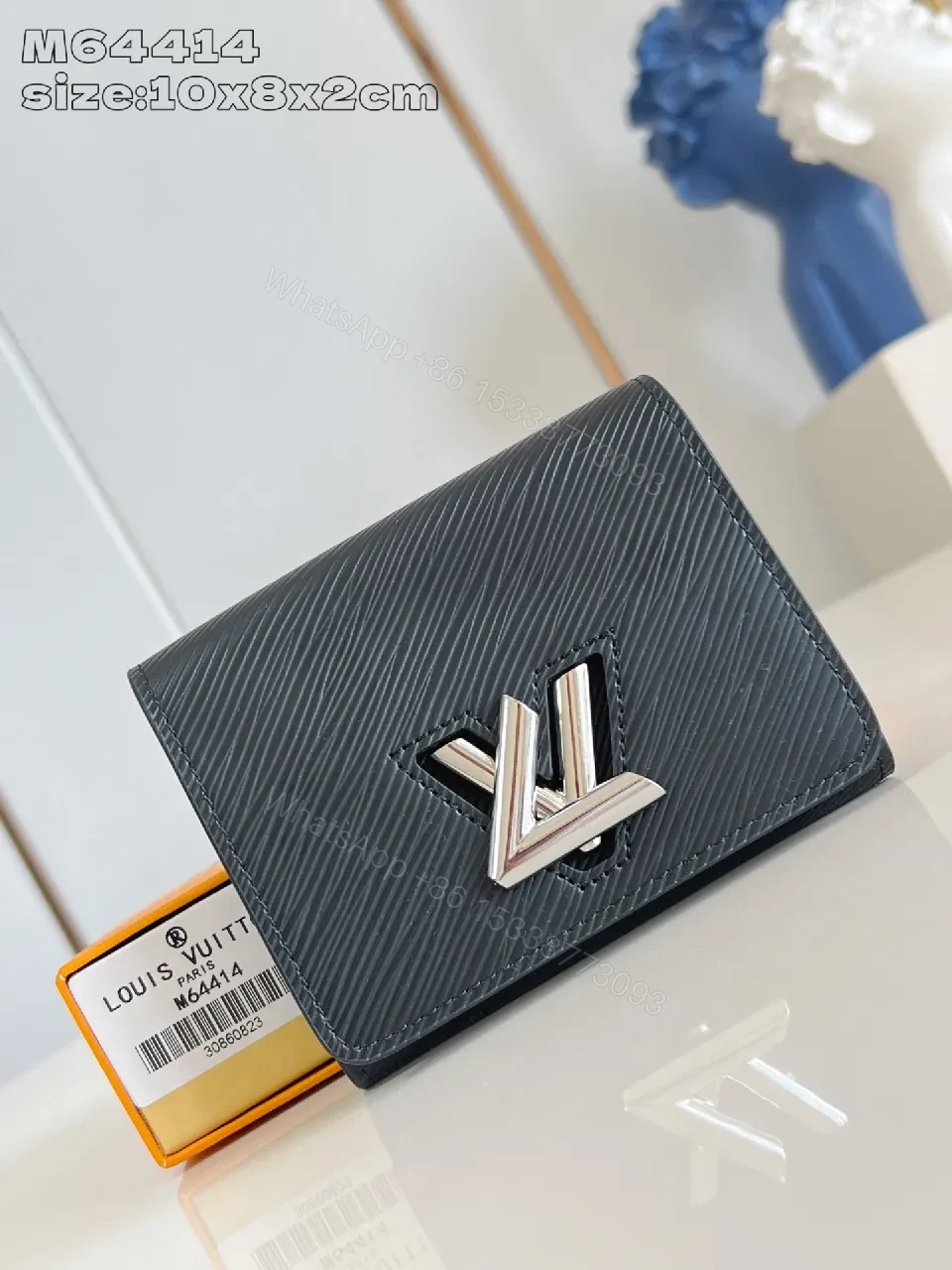 Compact Chic Textured Wallet with LV-Inspired Hardware — view 1