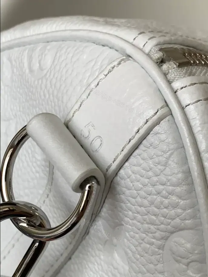 View 4 of LV X YK BANDOULIÈRE KEEPALL 50 – LBV425