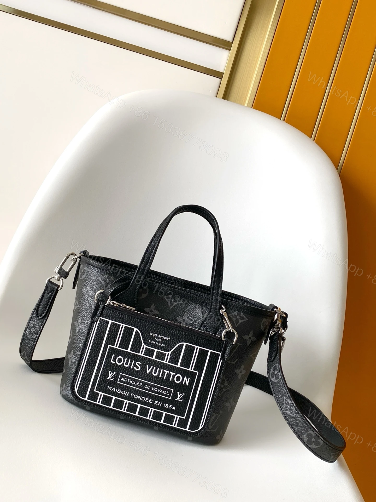 LV A貨黑白Logo迷你托特包 現代感精品小包 — view 1