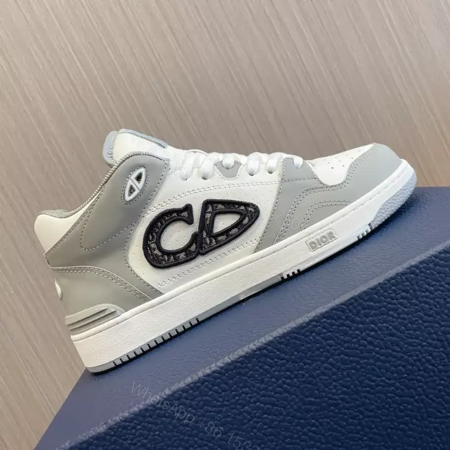 View 2 of B57 MID-TOP SNEAKER DIOR OBLIQUE JACQUARD – CD125