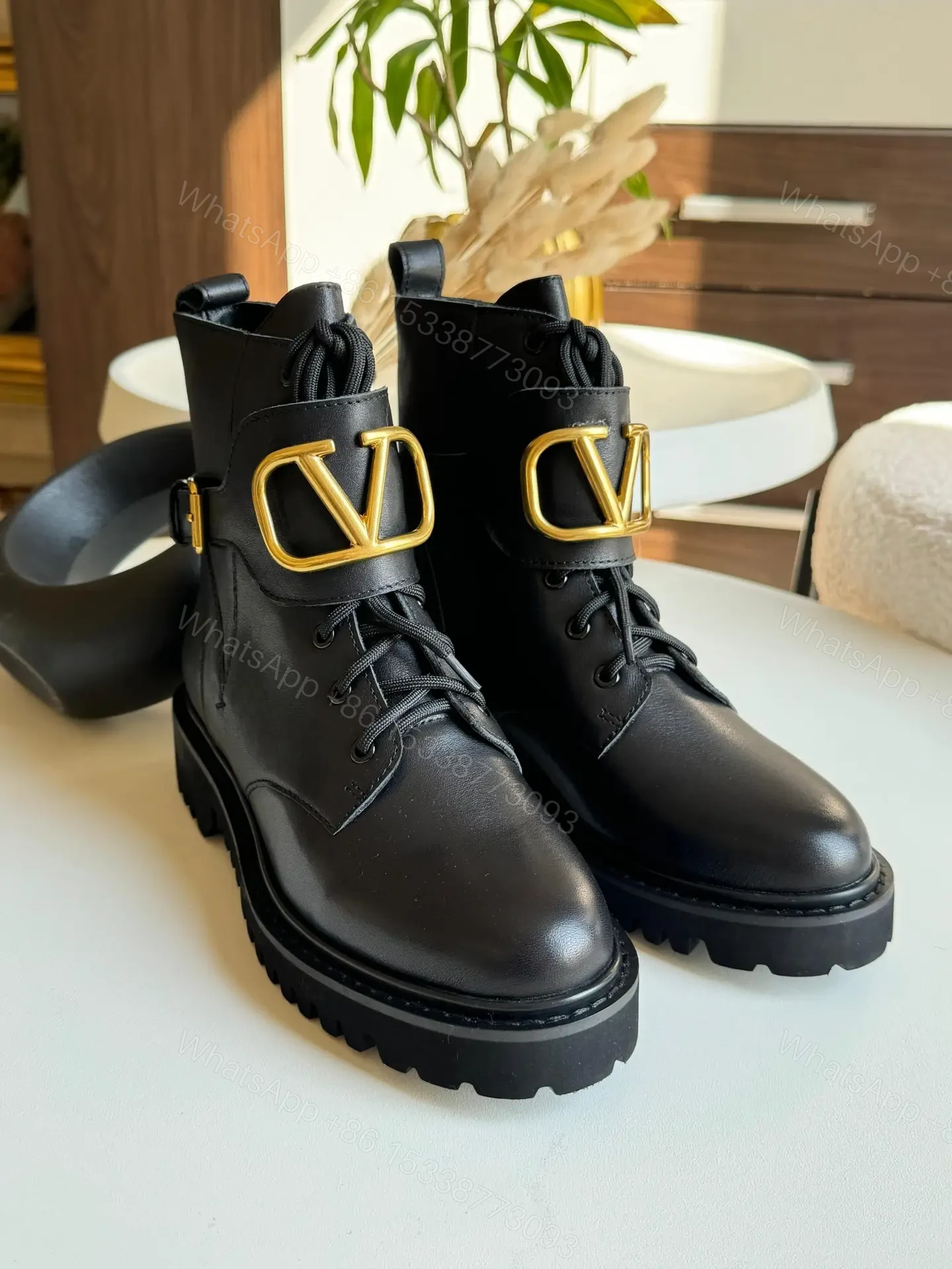 VALENTINO — view 1
