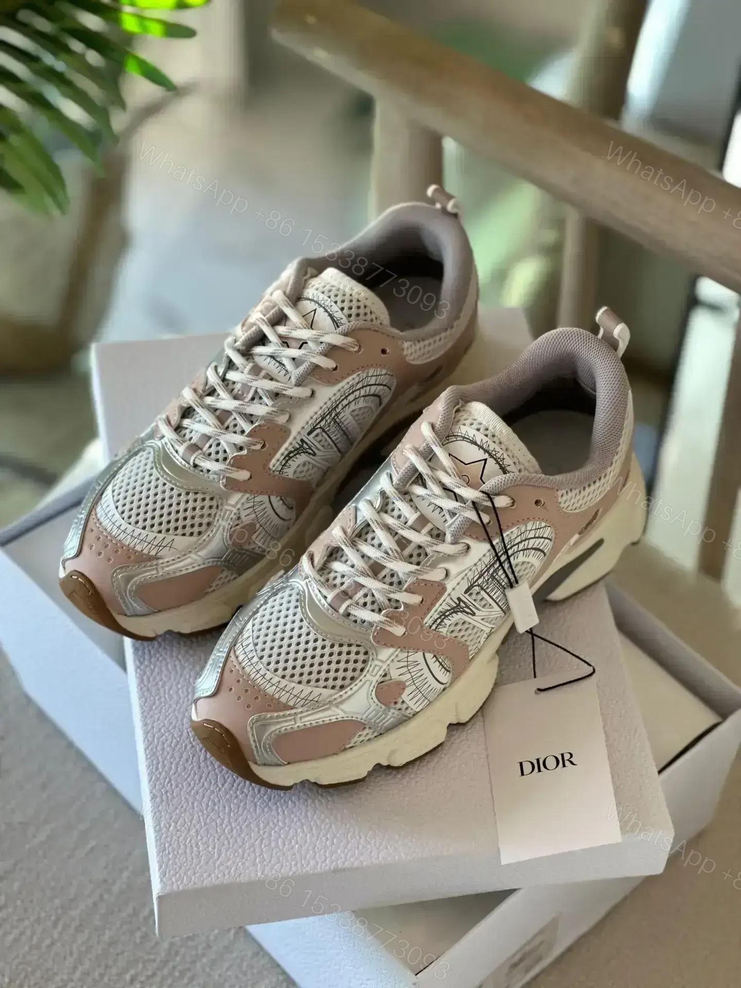 DIOR — view 1