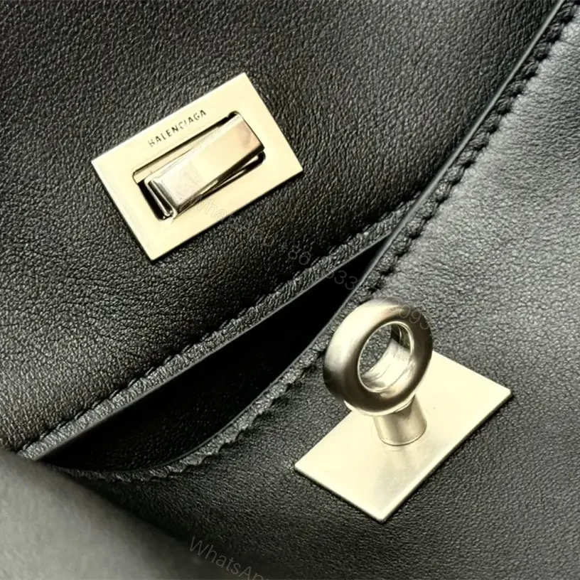 View 7 of 高仿Balenciaga*Rodeo系列5U1000小牛皮手袋黑銀中號免檢版
