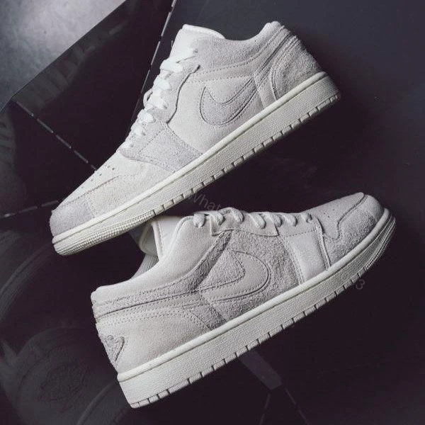 View 8 of FIRST COPY AIR JORDANS 1 LOW SE Craft Pale Ivory