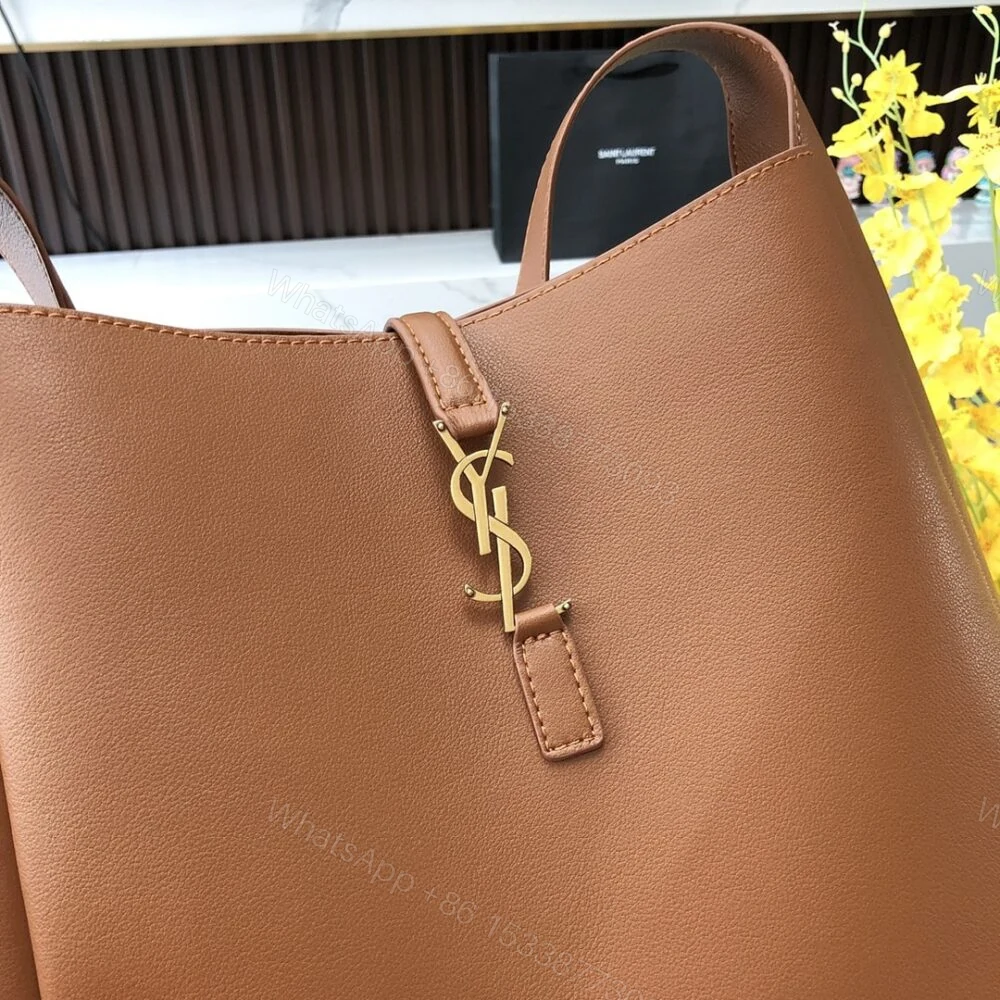 View 2 of Louis Vuitton Le 5 À 7 Supple Large In Grained Brown 31Cm 713938AAAUQ2536
