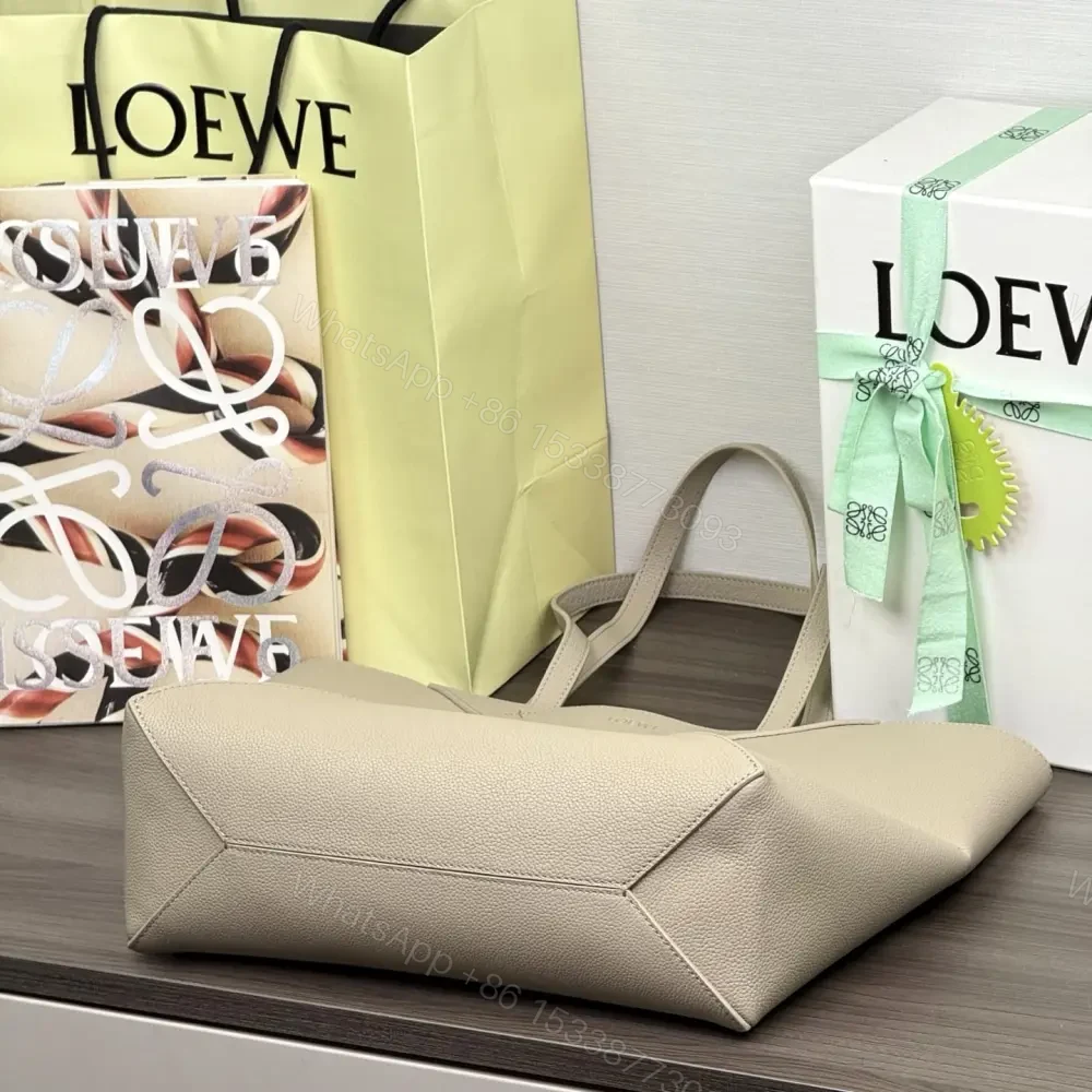 View 6 of 高仿Loewe*Fold系列5541幾何Tote包陶土色中號免檢版