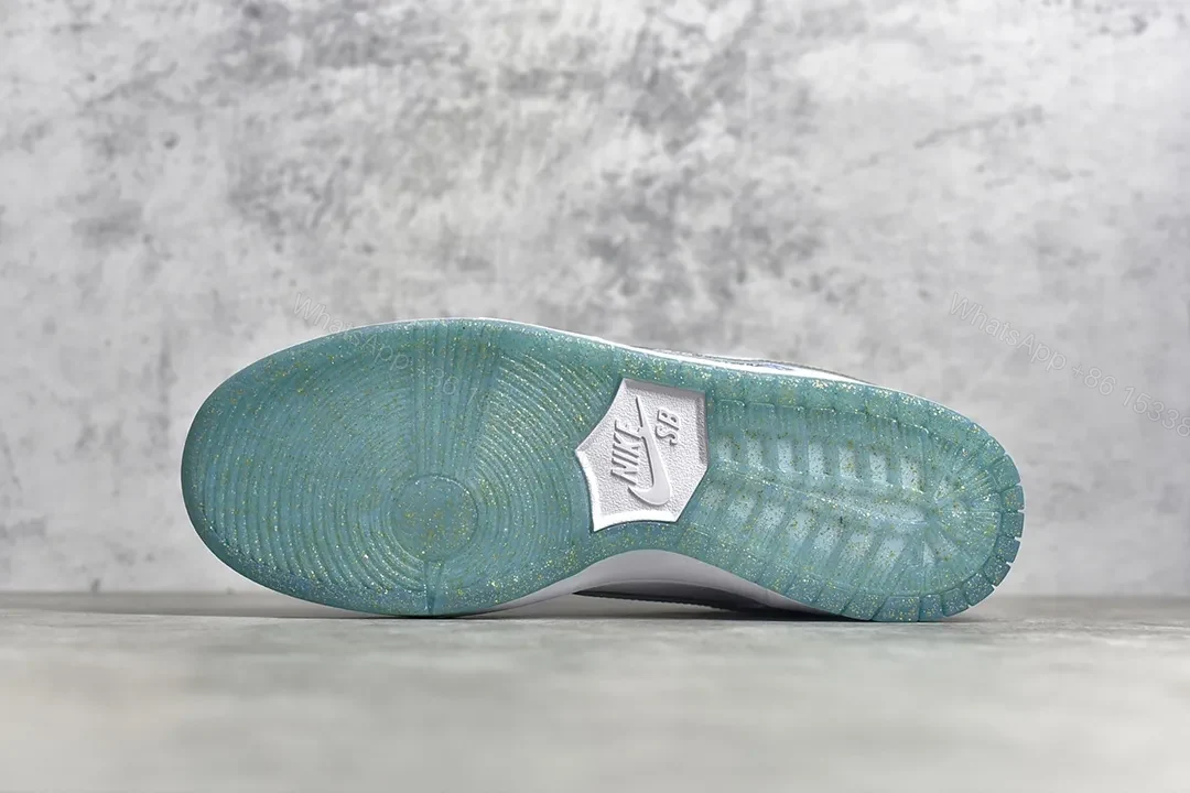 View 8 of NIKE DUNK SB LOW SEAN CLIVER Replicas