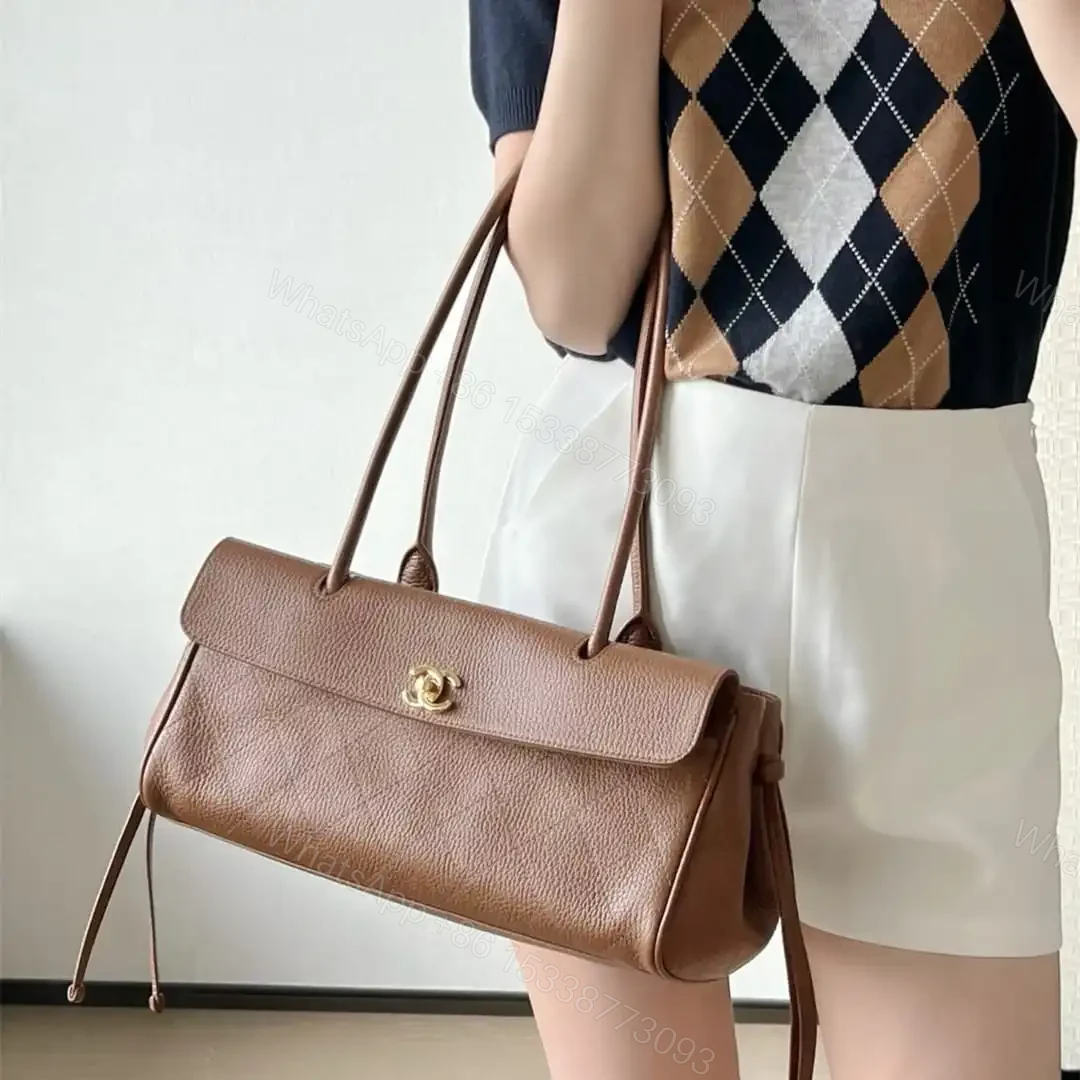 View 19 of 高仿Chanel*26S系列AS6288粒面小牛皮單肩包棕色免檢版