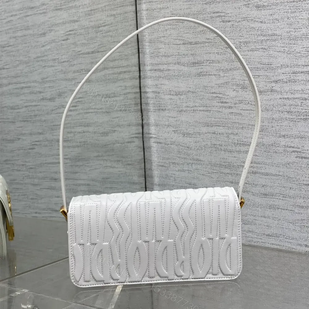 View 4 of 高仿Dior*Miss系列M261M030衍縫線小牛皮腋下包白色免檢版