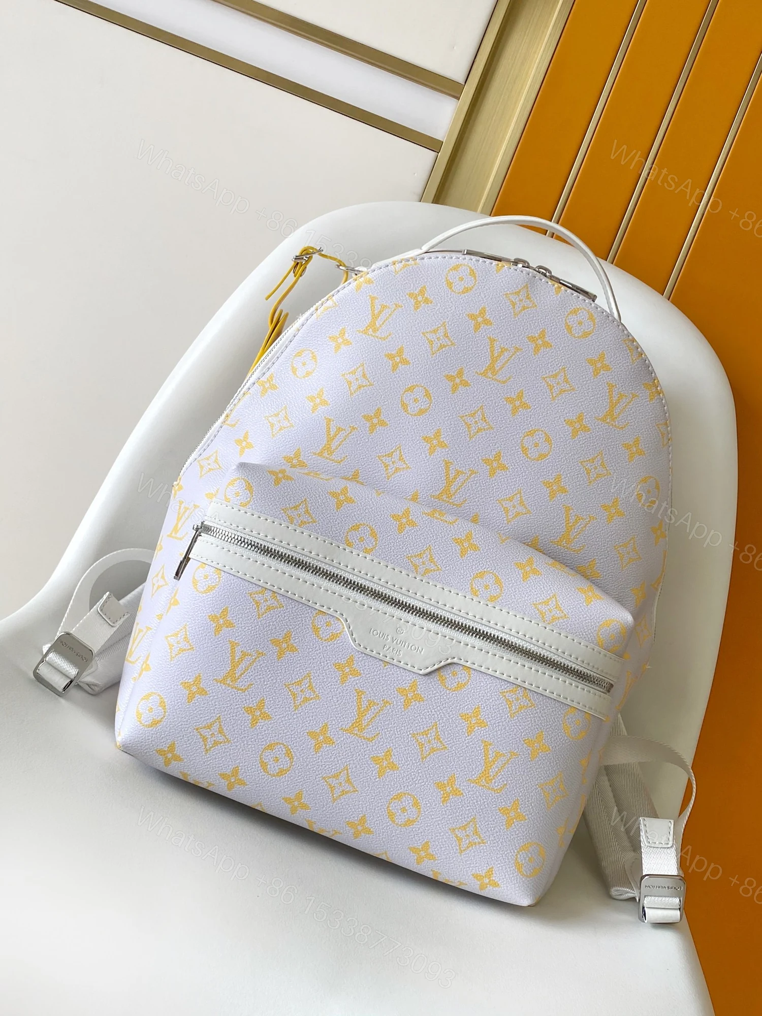 LV 一比一白黃滿印後背包 Monogram夏季亮眼設計款 — view 1