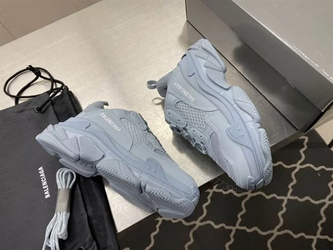 View 3 of BALENCIAGA TRIPLE S SNEAKER – BB175
