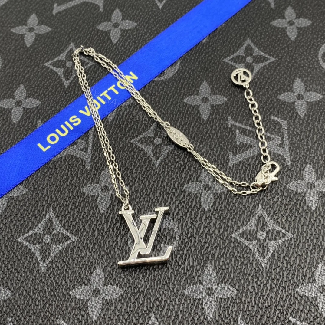 View 2 of EN – Lux LV Necklaces 063