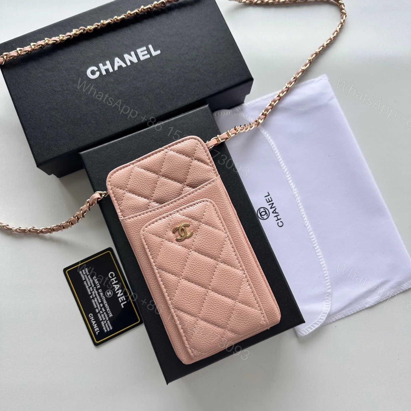 CHANEL 高仿手機斜背包 女士款 粉膚色菱格紋 金鍊設計 — view 1