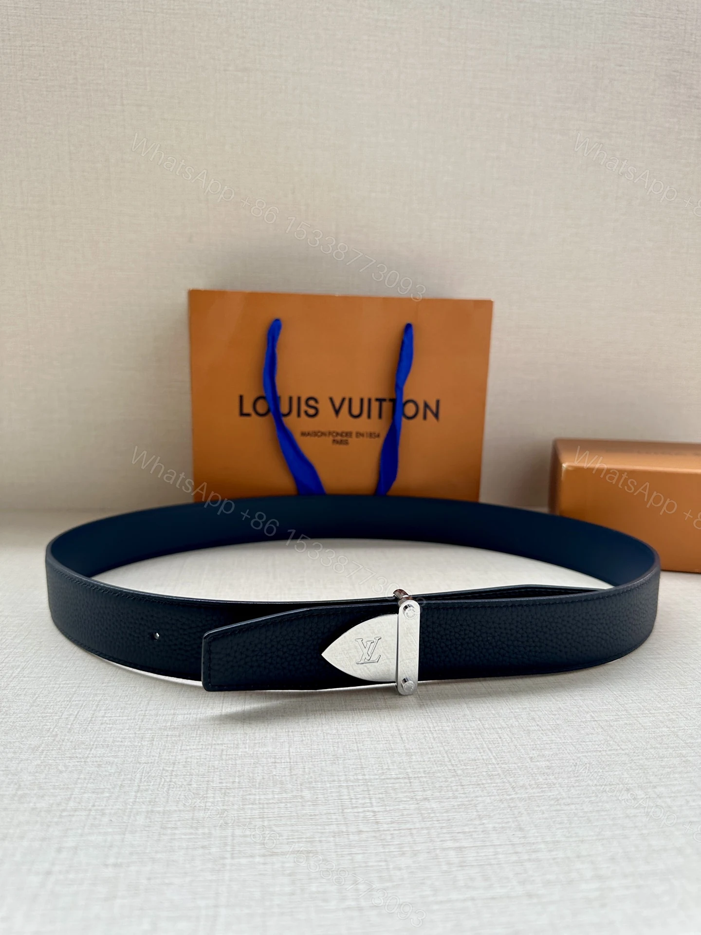 LV 高仿皮帶 經典銀扣設計 商務百搭款 — view 1