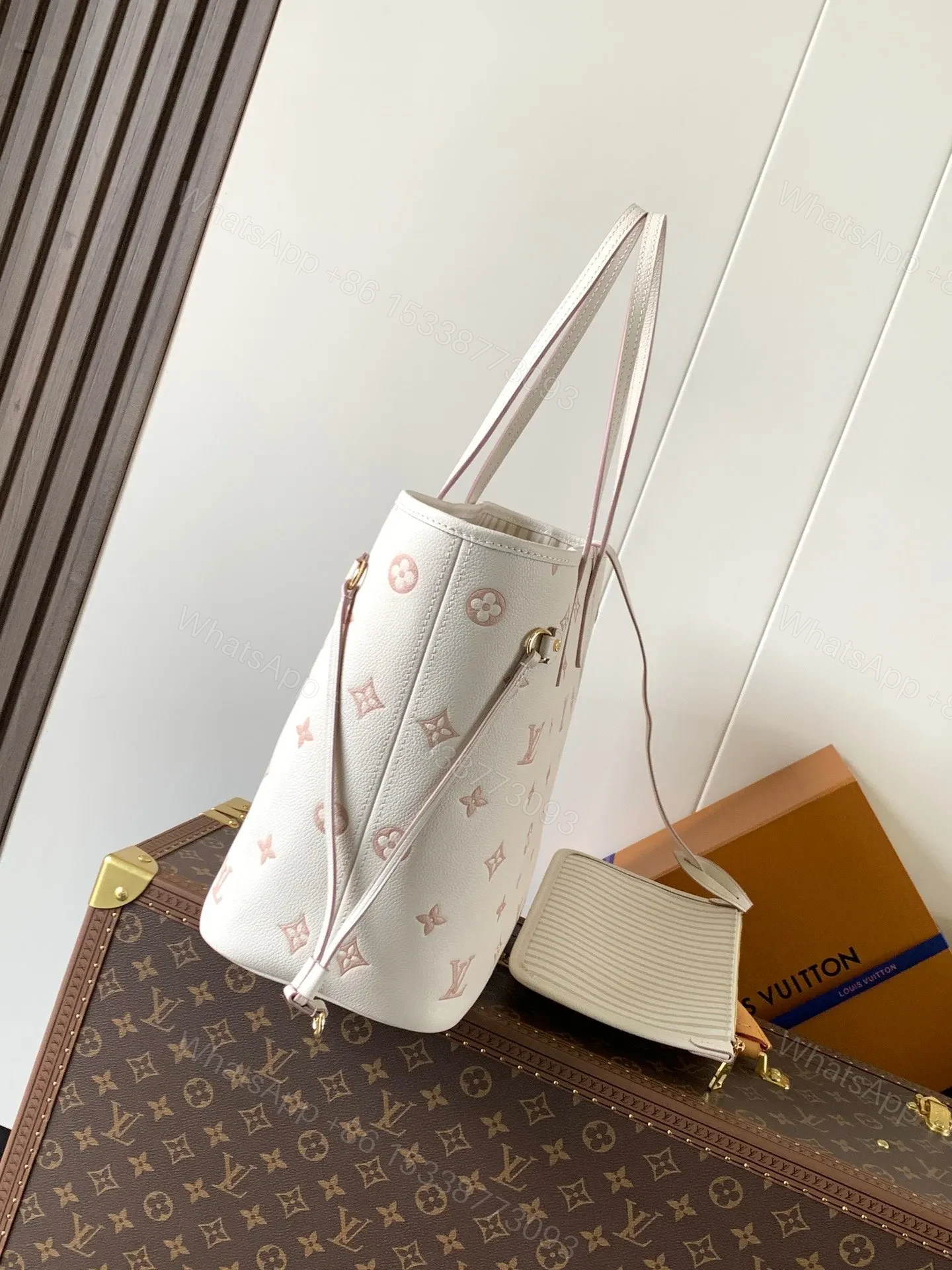 View 3 of LV NEVERFULL MM TOTE BAG 32 IN WHITE MIX PINK CALFSKIN