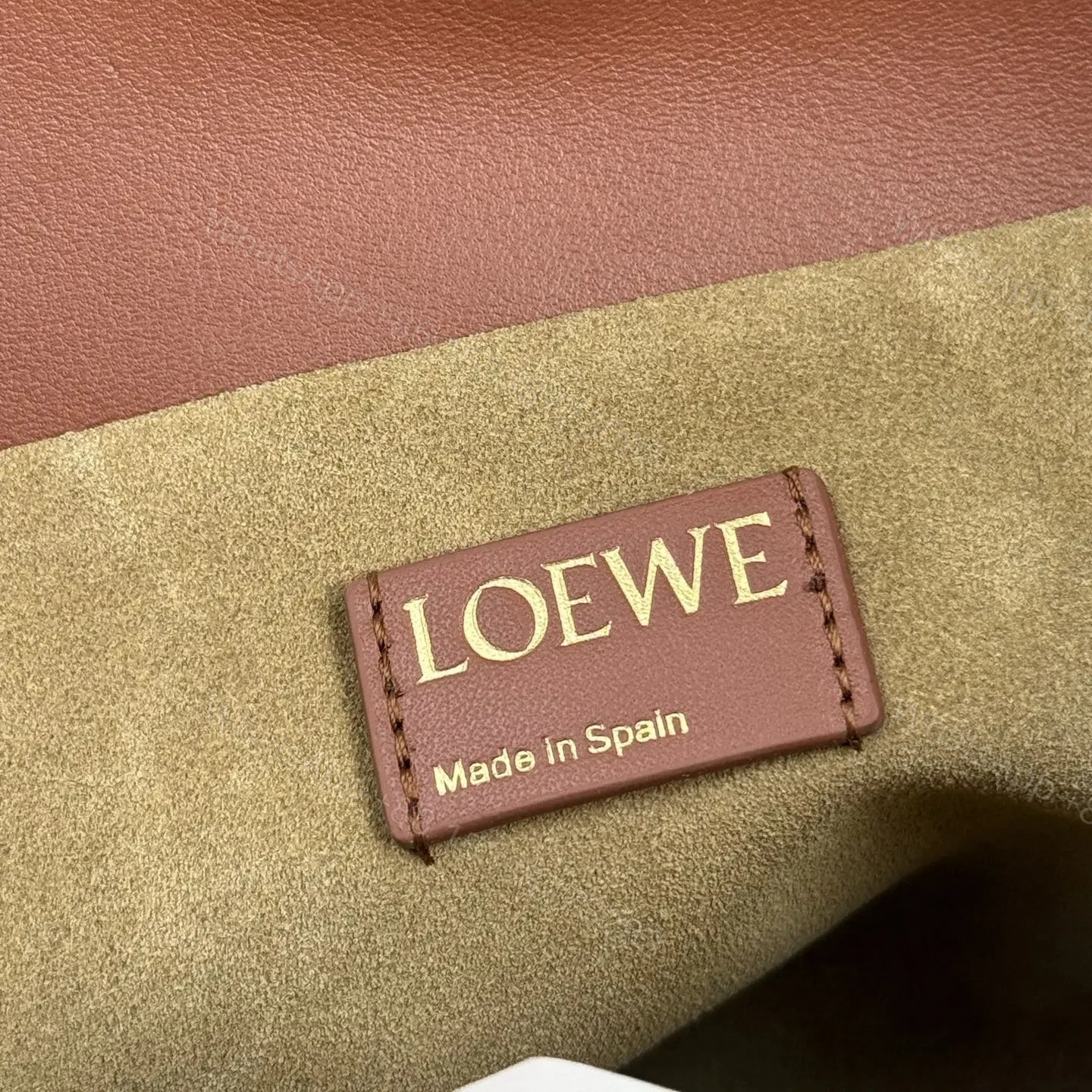 View 13 of 高仿Loewe*Flamenco系列5691拼皮單肩包胡桃色中號免檢版
