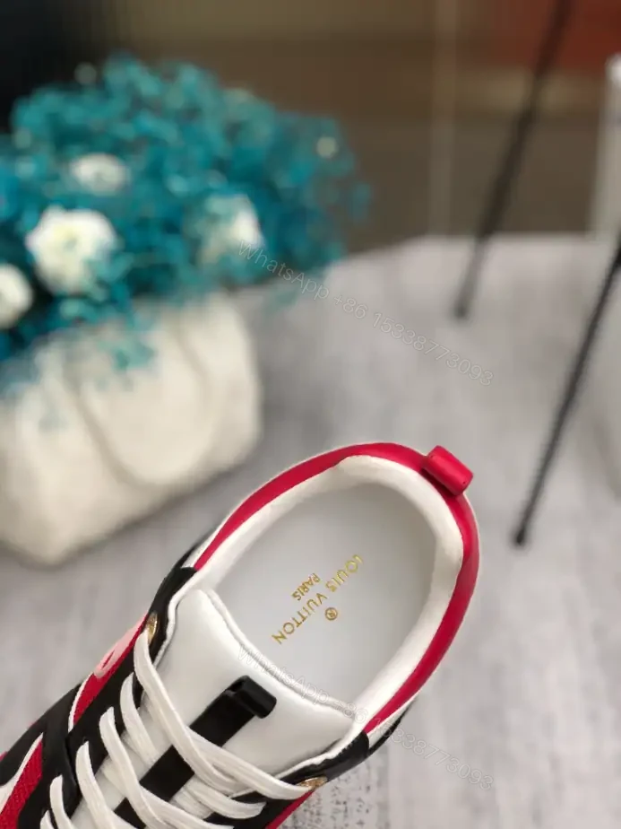 View 7 of LV RUN AWAY SNEAKER – LSVM060