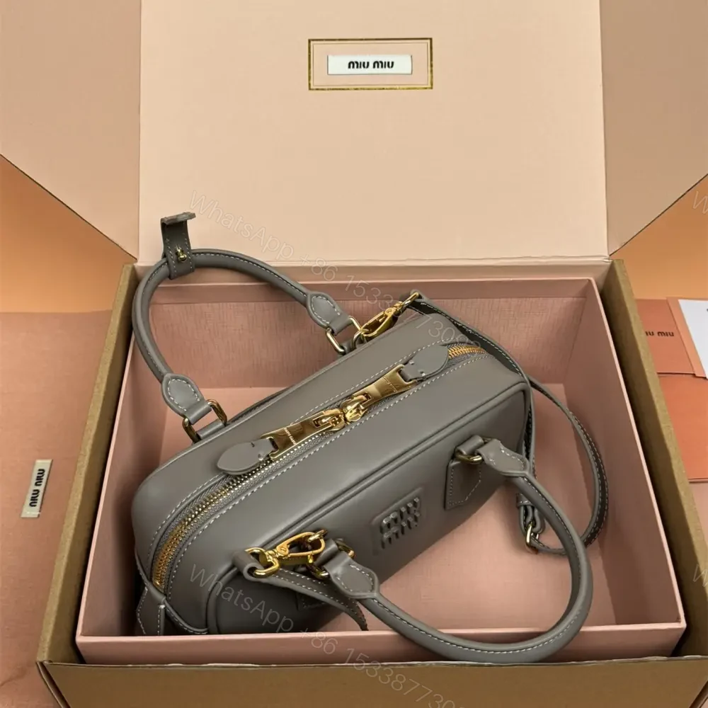 View 7 of 高仿miumiu*Arcadie系列5BB142小牛皮斜挎包灰色免檢版