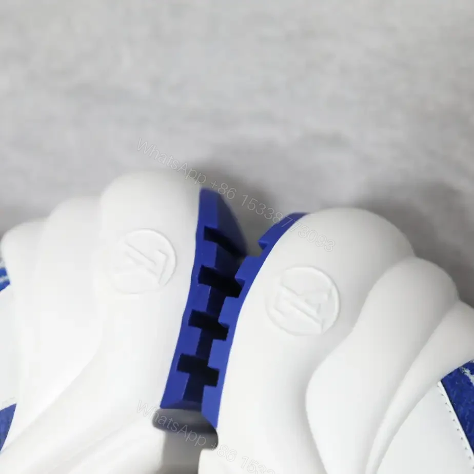 View 6 of LV ARCHLIGHT SNEAKER – LSVM022