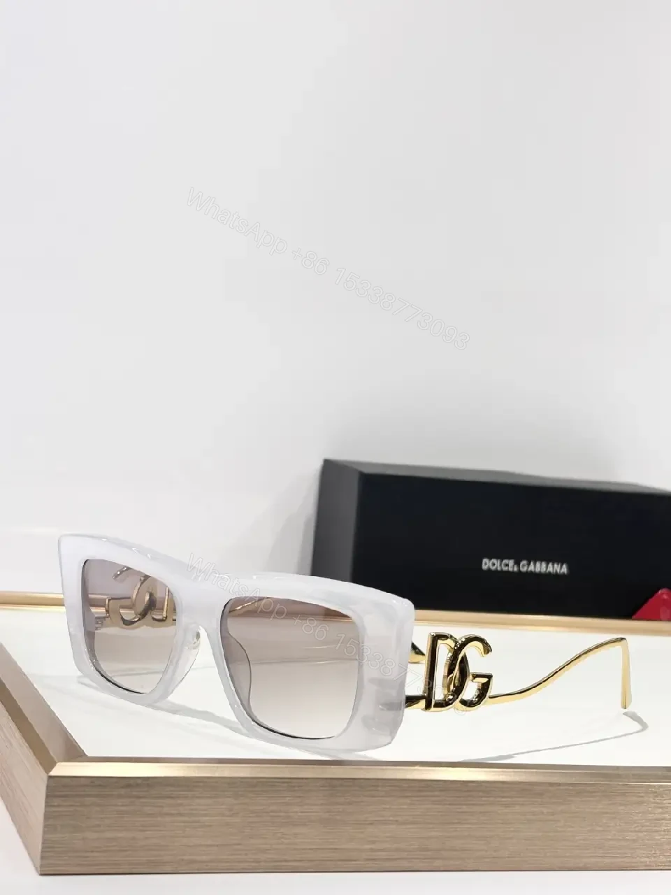 View 7 of Oversized Frame Sunglasses: Luxe, UV400, Modern Edge, Durable