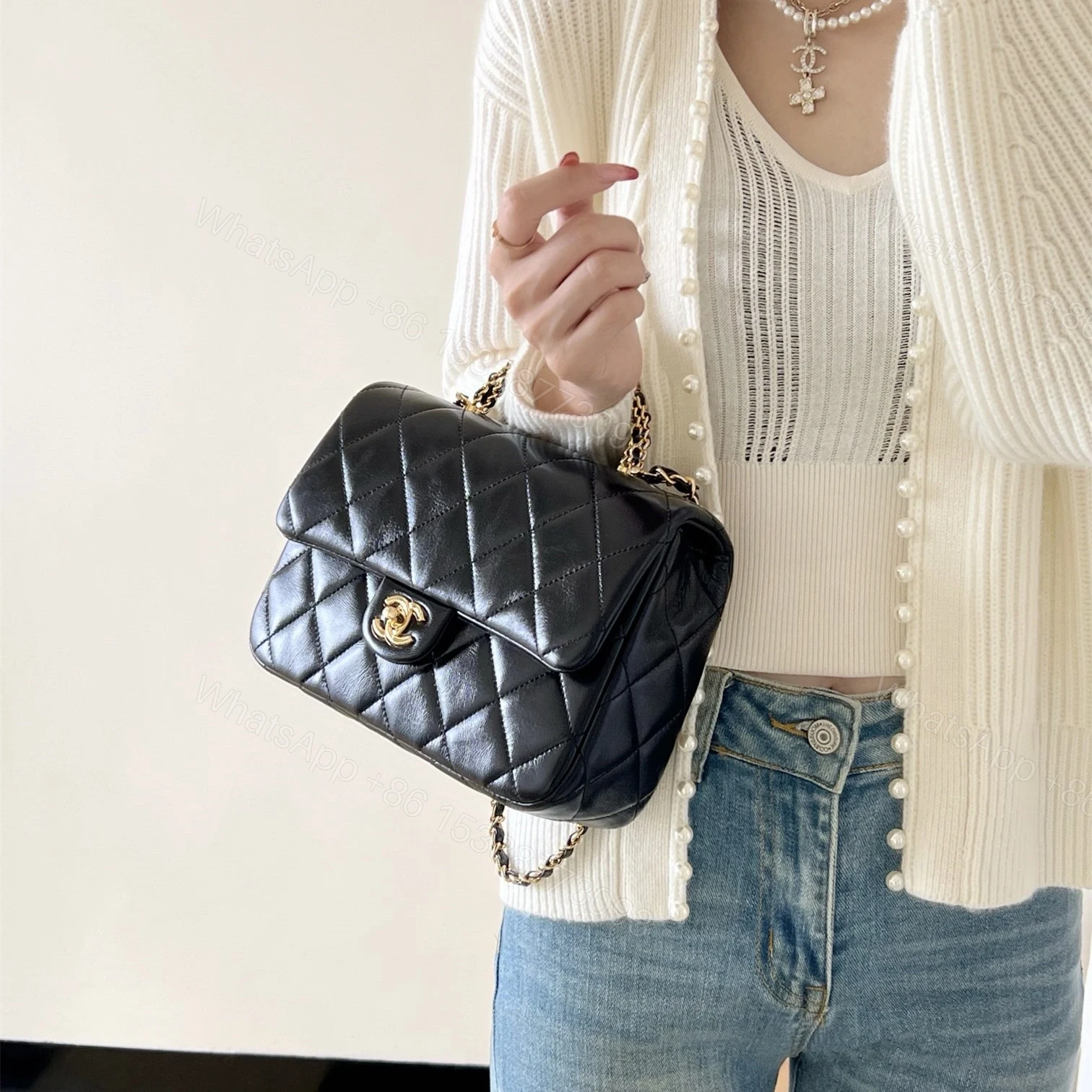 View 25 of 高仿Chanel*24B系列AS4166小羊皮郵差包黑色大號免檢版