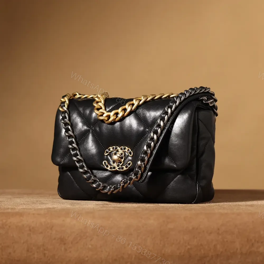 View 3 of 高仿Chanel*19Bag系列小羊皮口蓋包黑色XS免檢版