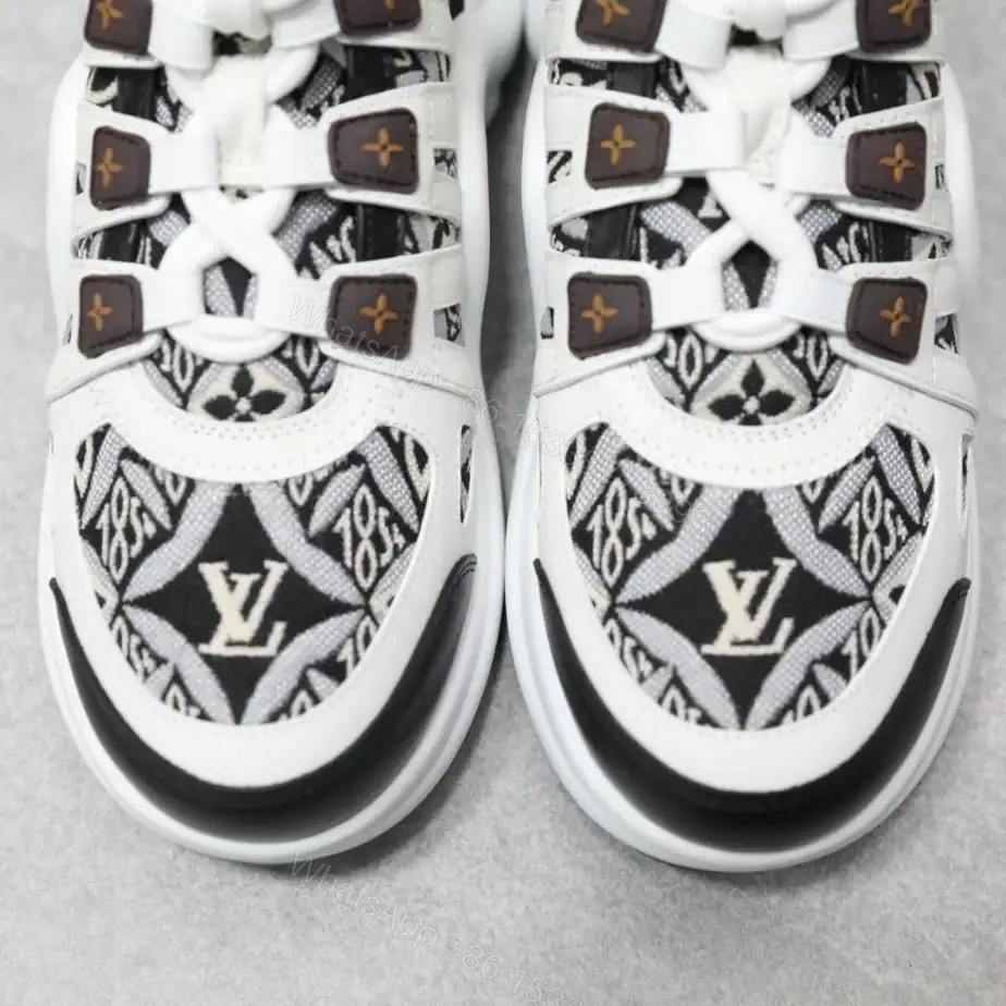 View 4 of LV ARCHLIGHT SNEAKER – LSVM025