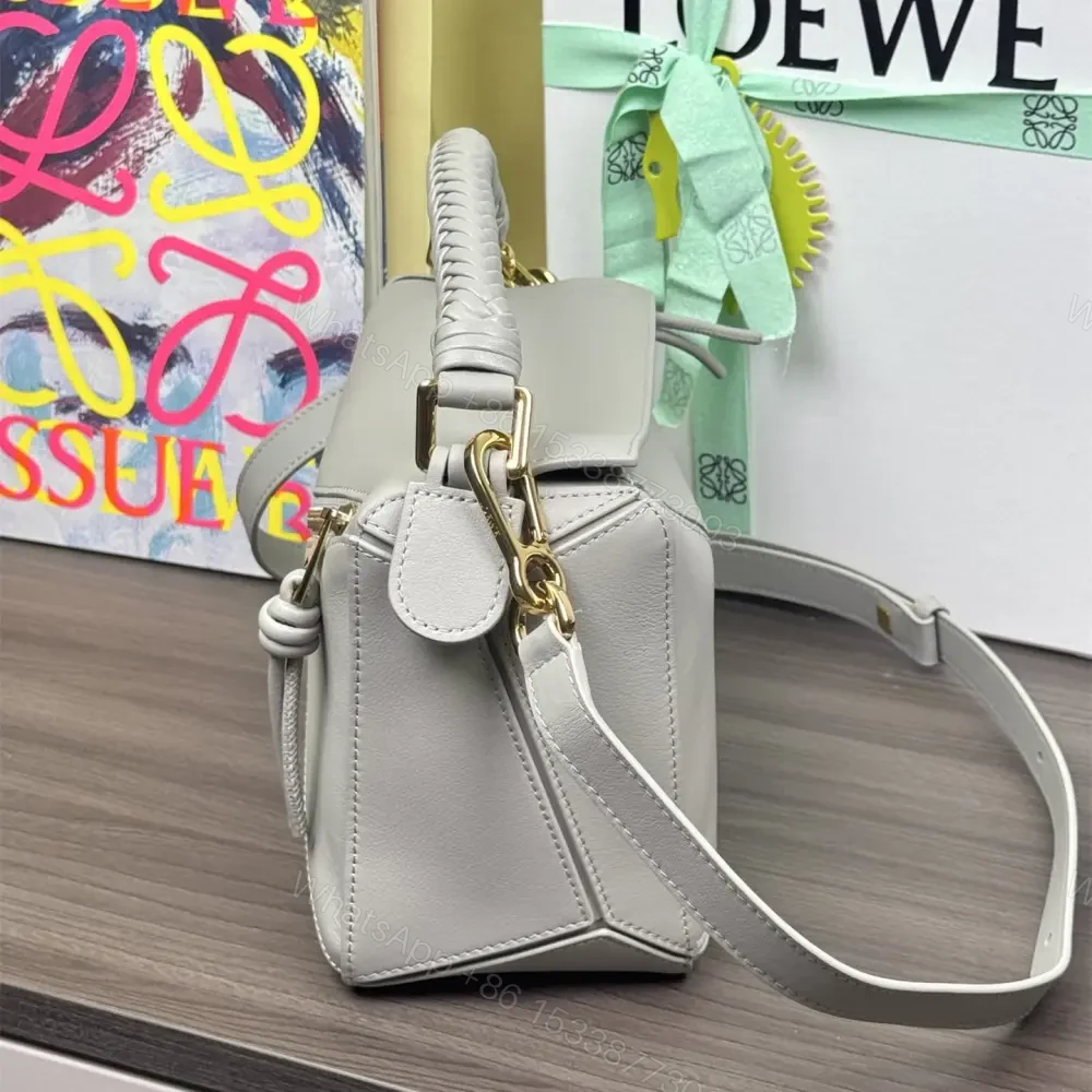 View 2 of 高仿Loewe*Puzzle系列6579小牛皮單肩包貝殼灰小號免檢版