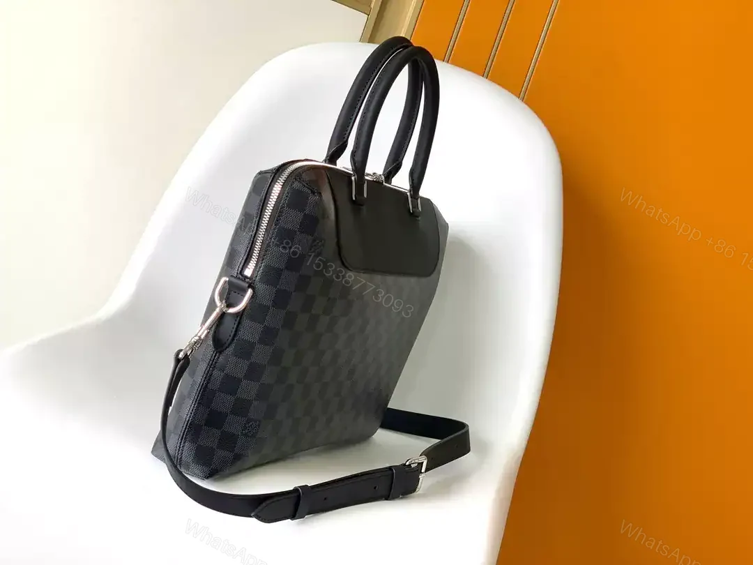 View 5 of LOUIS VUITTON PORTE-DOCUMENTS JOUR – LBV396