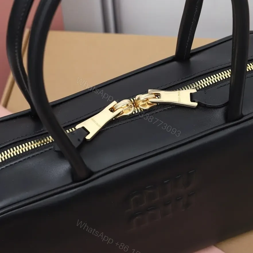 View 5 of 高仿miumiu*5BB172壓紋LOGO手提包小牛皮黑色免檢版