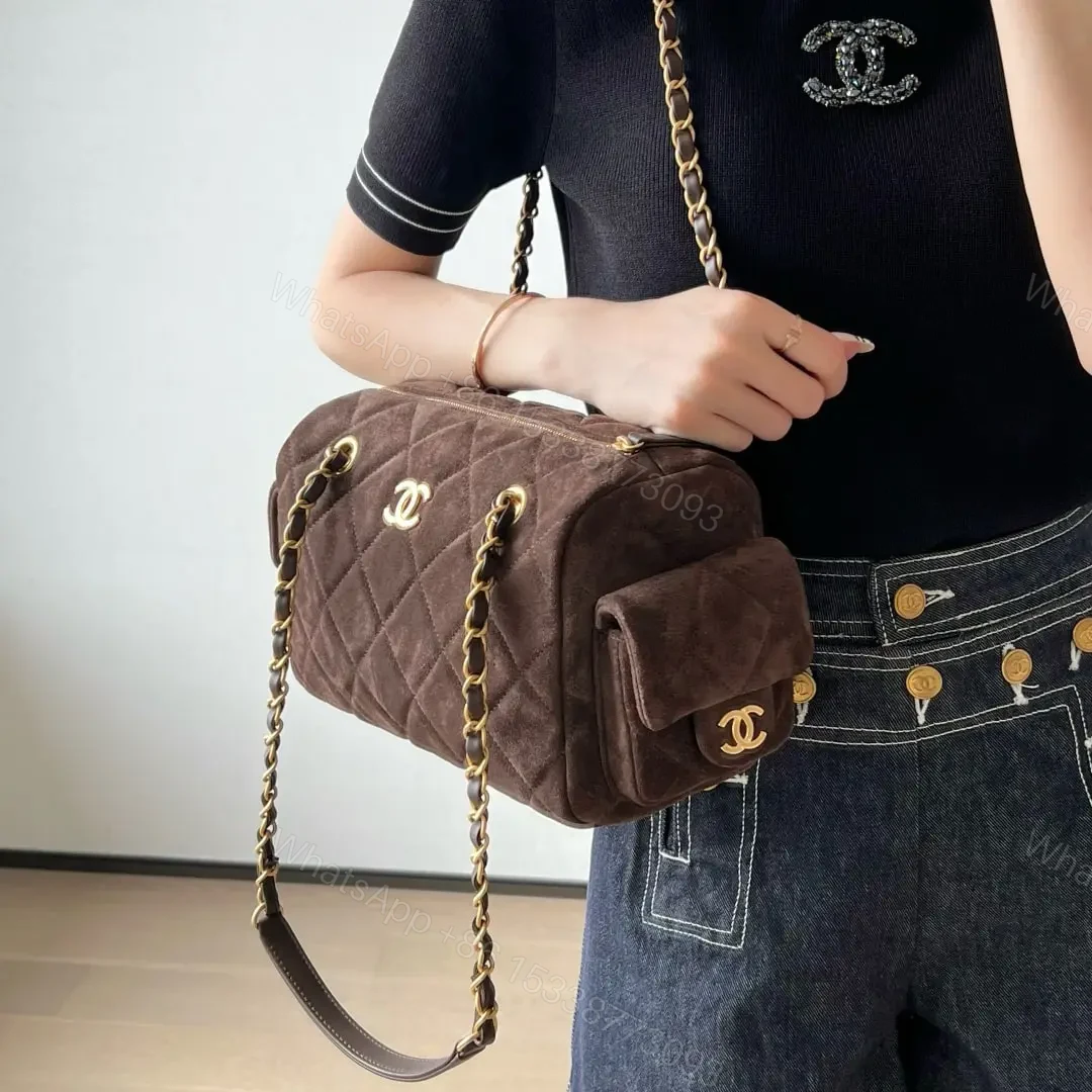 View 16 of 高仿Chanel*25K系列AS5792麂皮腋下包巧克力小號免檢版