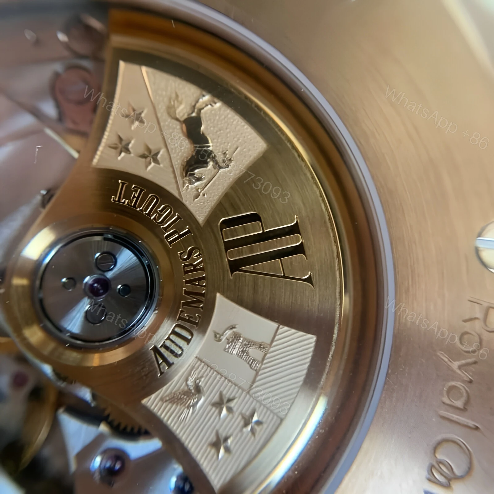 View 5 of Audemars Piguet Royal Oak 15400OR.OO.1220OR.02 Replica