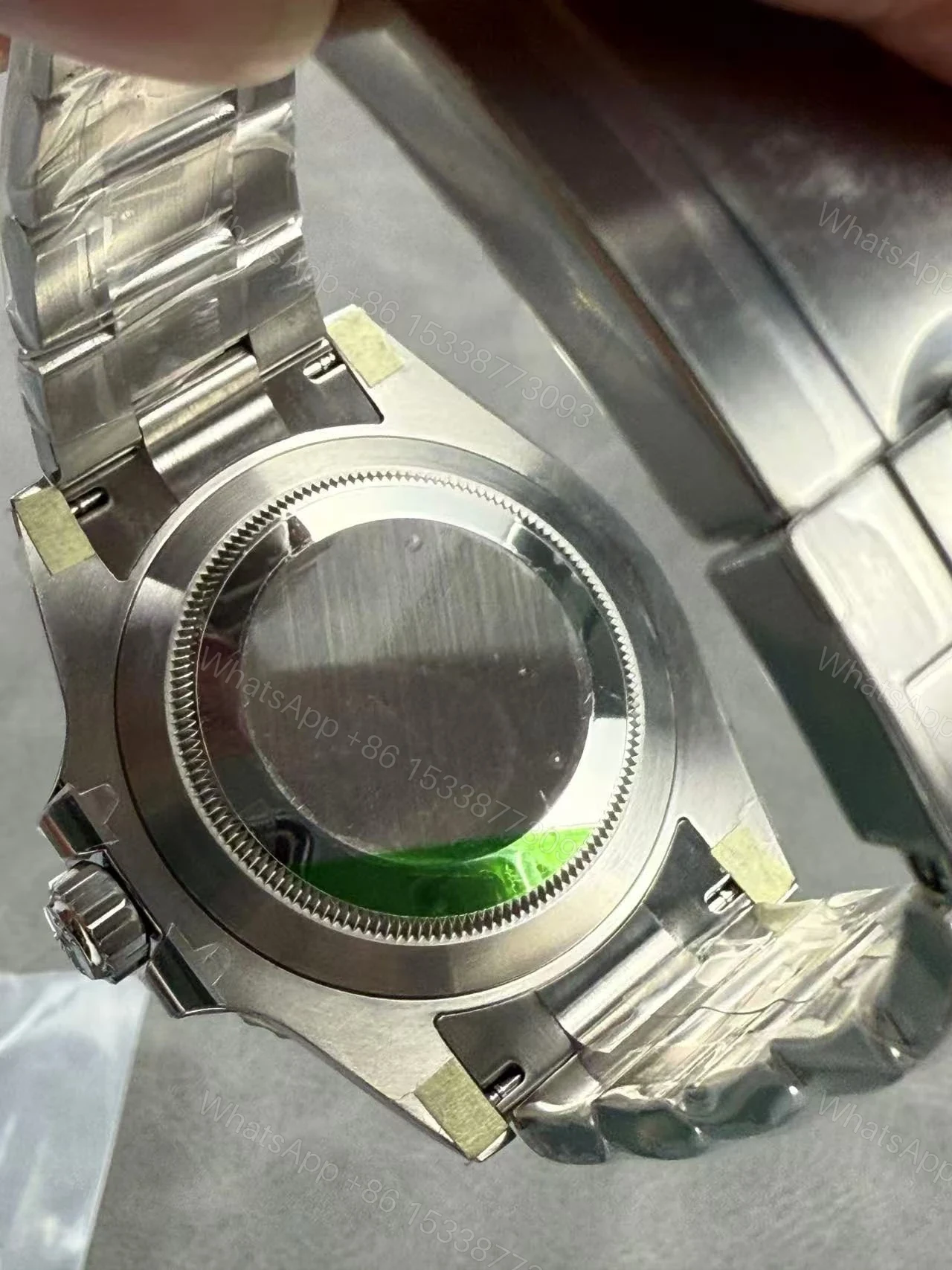 View 5 of Replica Rolex Submariner Kermit – Green/Black 2020 Edition