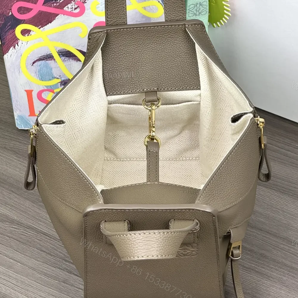 View 6 of 高仿Loewe*Hammock系列3170粒面小牛皮吊床手袋灰褐色小號免檢版