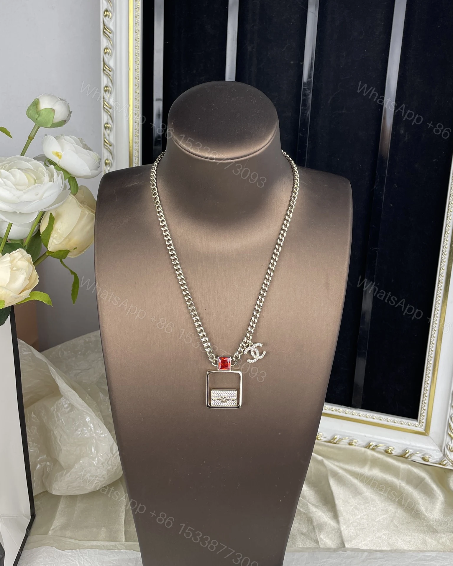 EN – Lux Chanel Necklaces 004 — view 1