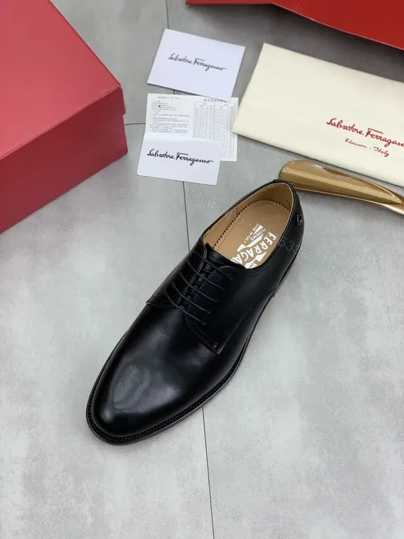 Ferragamo Sleek Black Oxford: All-Day Comfort & Style — view 1