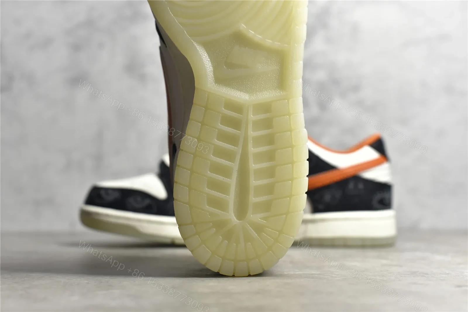 View 9 of DUNK SB LOW PRM HALLOWEEN (2021) Reps