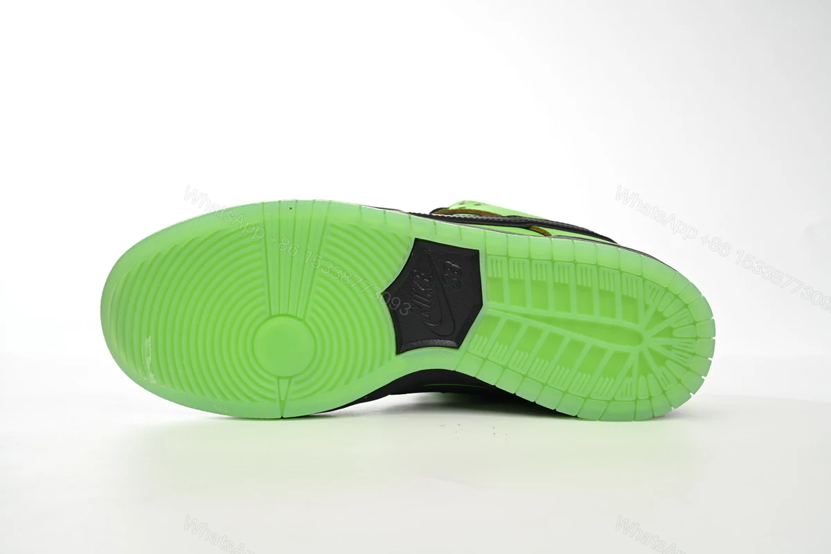 View 4 of The Powerpuff Girls x Nike SB Dunk Low “Buttercup” FZ8319-300