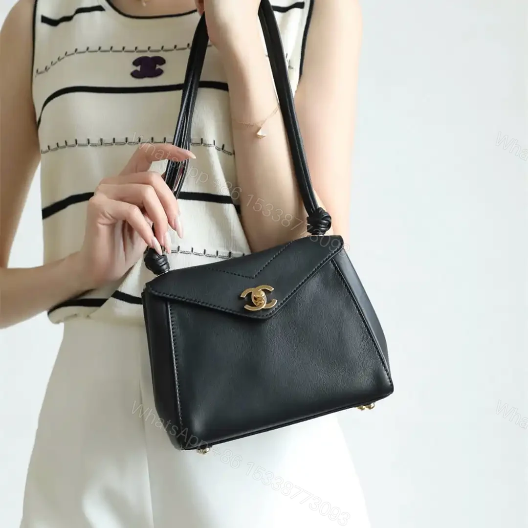 View 25 of 高仿Chanel*26A系列AS6223高級手工坊口蓋包黑色小號免檢版
