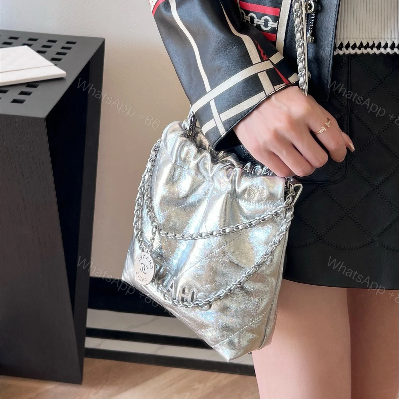 View 11 of 高仿Chanel*25C系列AS3980新款牛皮22Bag手袋Mini免檢版