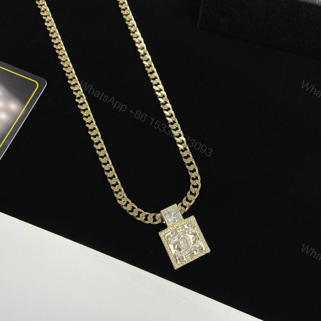 View 3 of EN – Lux Chanel Necklaces 028